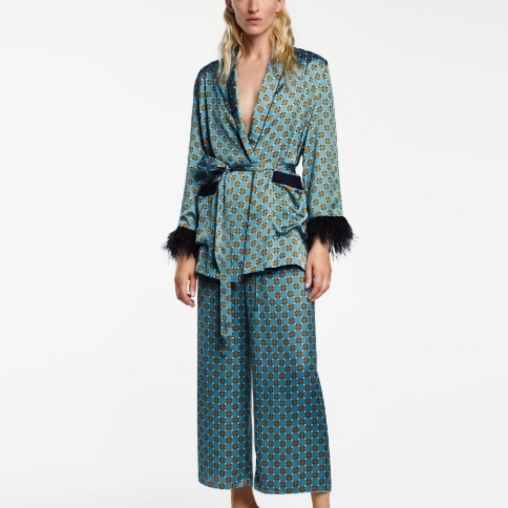 NWT Zara Flowing Blazer Feather Sleeve